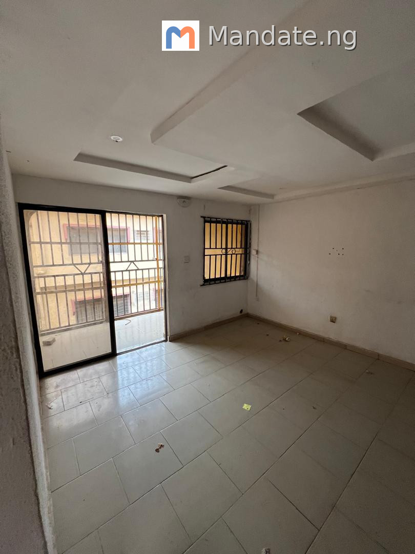 4 Bedroom Flat with Personal Staircase in Ikotun For Rent in governor road ikotun Ikotun Lagos photo 1