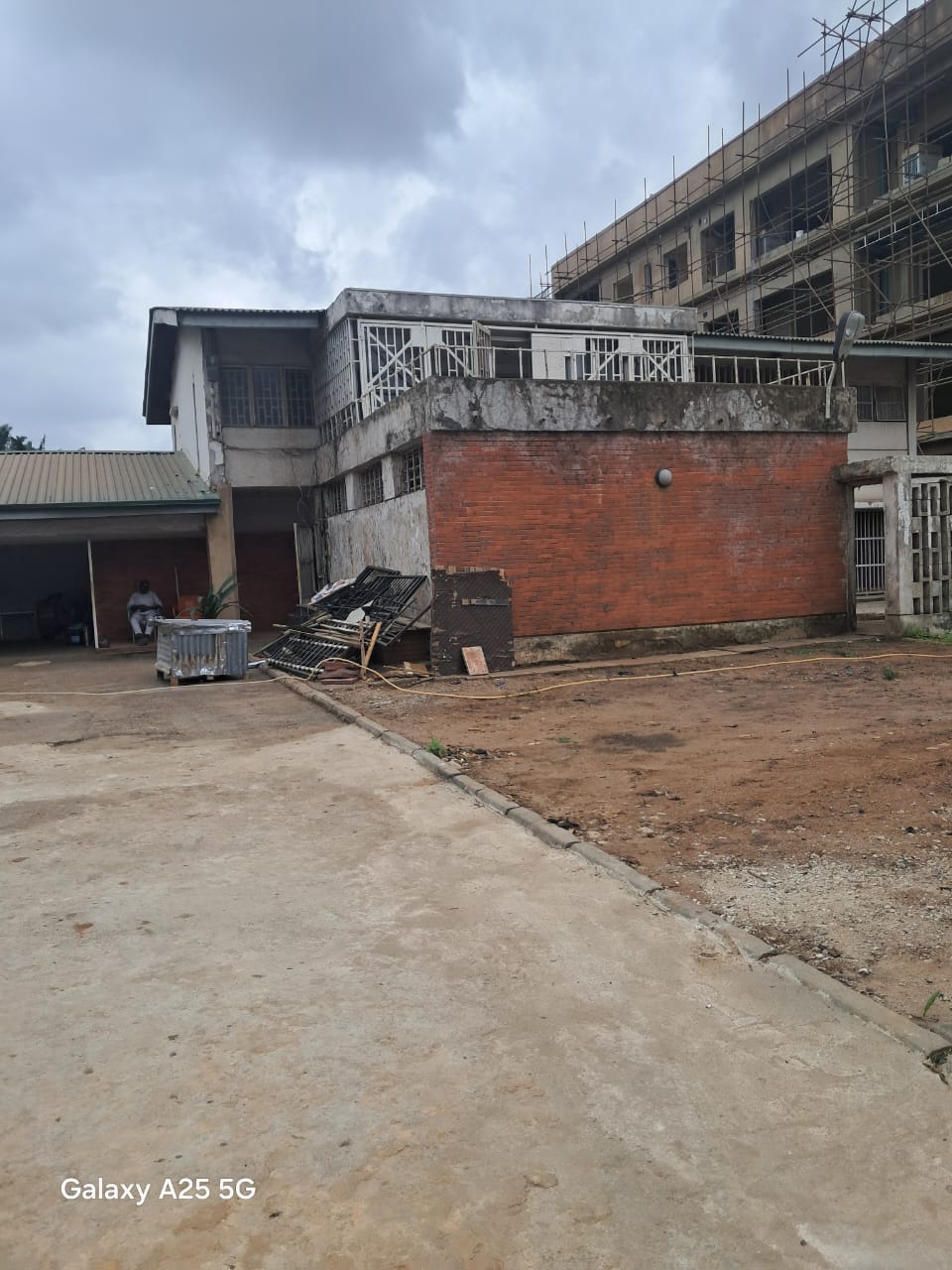 2 Units of 3 Bedroom Flat in Surulere, Lagos For Sale in inside street off Ojuelegba, Surulere Ojuelegba Surulere Lagos photo 2
