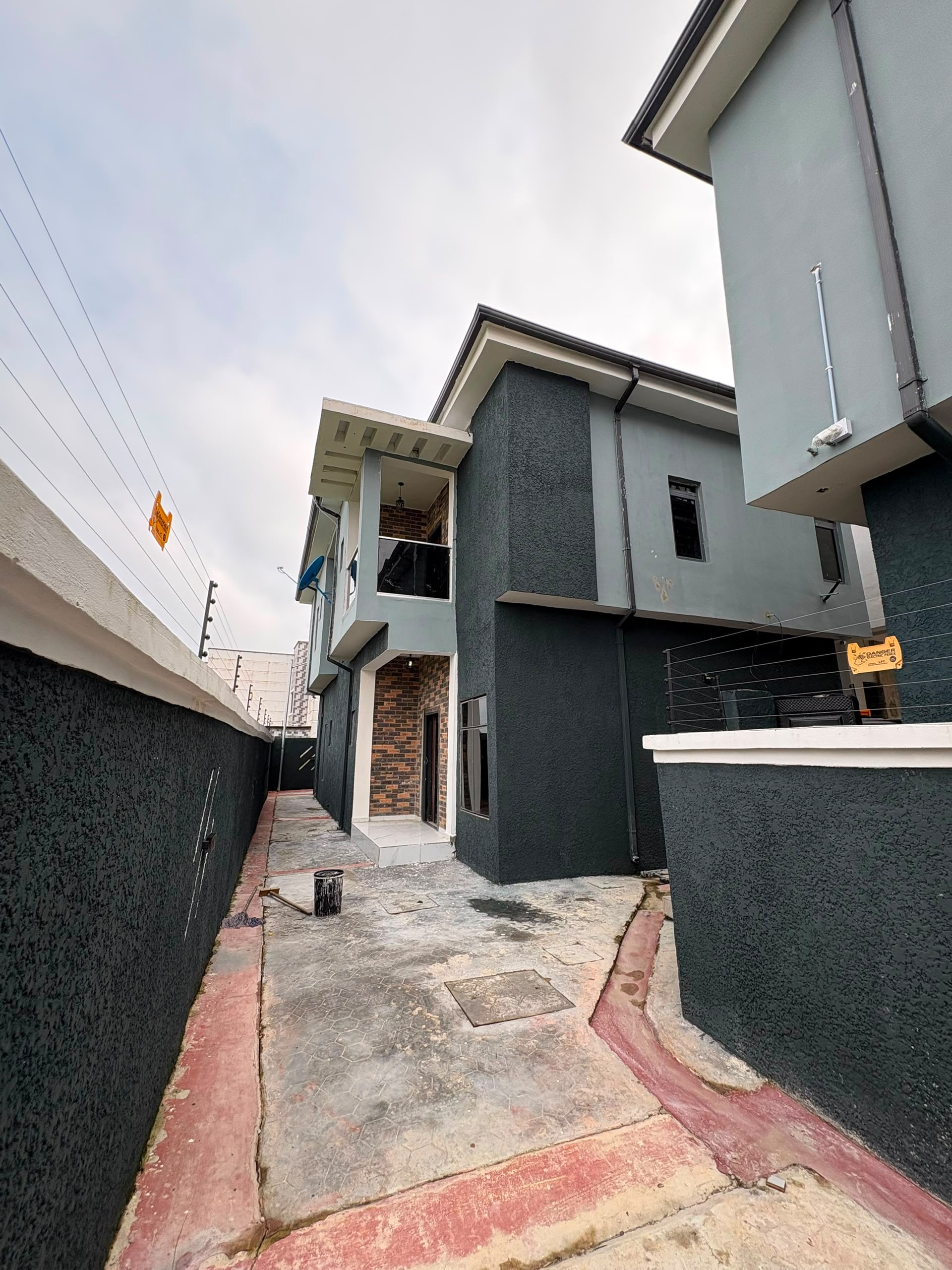 Elegantly Built 4Bedrooms Fully Detached Duplex with Solar and inverter light For Rent For Rent in immediately After Roundabout Lekki, Lagos Orchid Lagos photo 3
