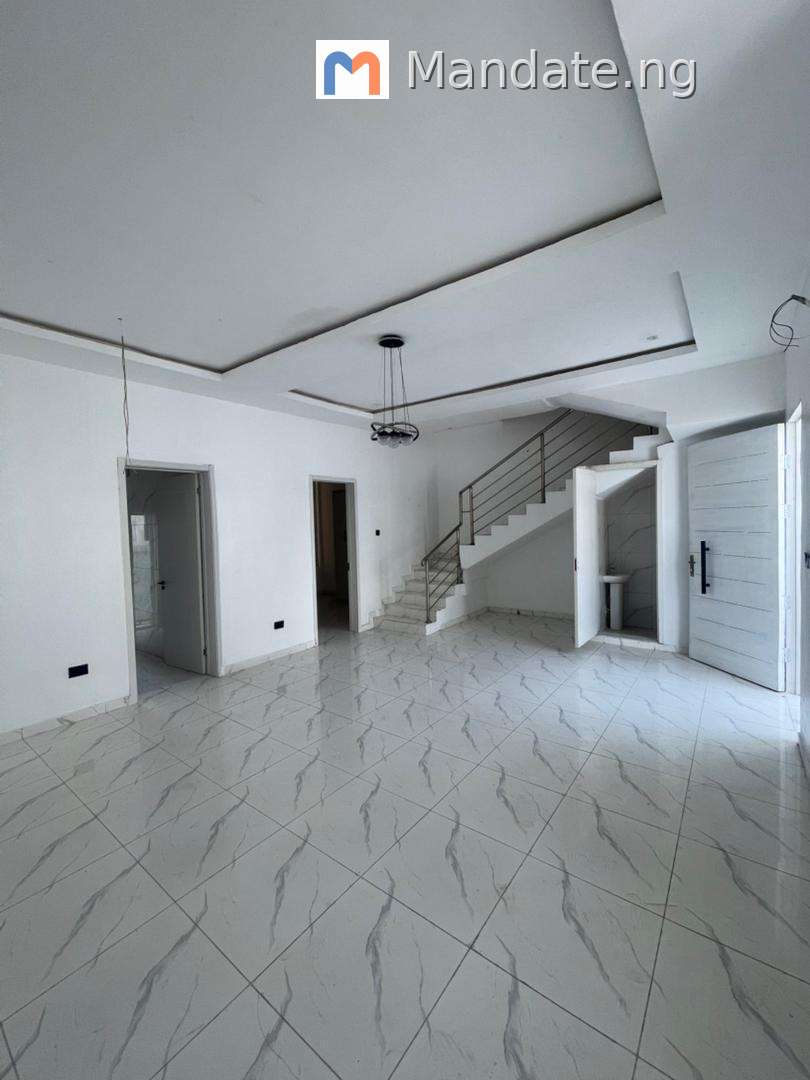4-bedroom semi-detached duplex for rent in Ikota GRA For Rent in in Ikota GRA Ikota Lagos photo 2