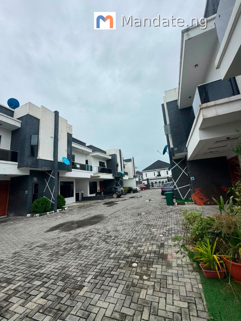 2/3 Bedroom Apartment for Sale and Rent in Ikate, Lekki For Sale in in spar road, salem ikate, lekki Ikate Lekki Lagos photo 4