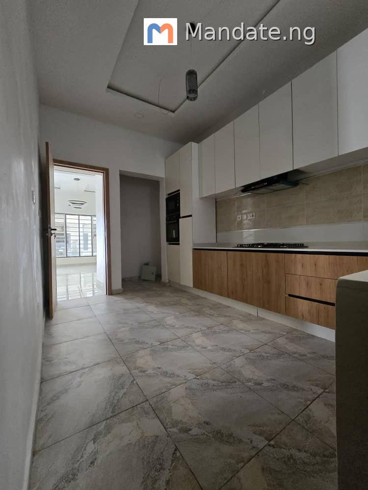 4 Bedroom Terrace House for Rent in Crystal Estate, VGC For Rent in Off Harris Drive, VGC Victoria Garden City Lagos photo 2