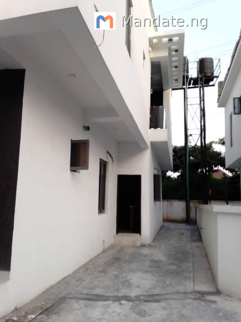 5 Bedroom Fully Detached Duplex with BQ for Sale in Ajah For Sale in in Thomas Estate, Ajah, Lagos Thomas Estates Ajah Isheri Olofin Lagos photo 3