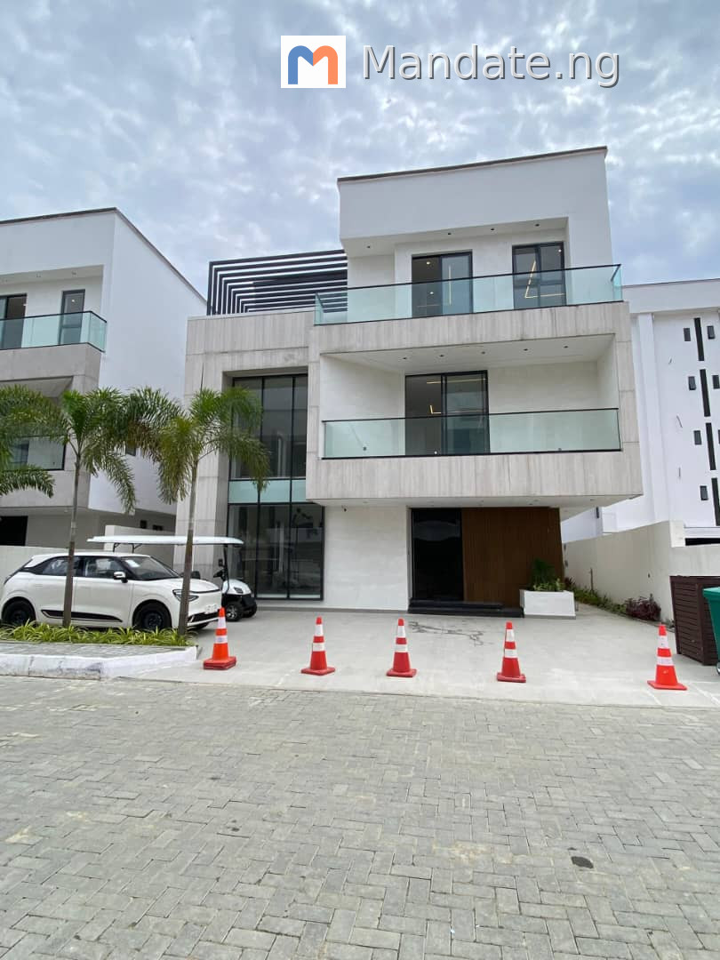 6 Bedroom Fully Detached Duplex with Elevator in Lekki Phase 1 For Sale in in Lekki Phase 1 Lekki Phase Lekki Lagos photo 1