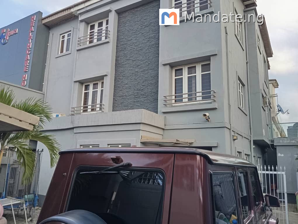 Distress Sale of 5 Bedroom Luxury Mansion in Ajah For Sale in in a top notch serene estate, Ajah Ago Lagos photo 1