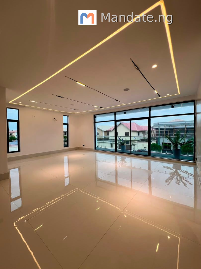 5 Bedroom Fully Detached Smart Home with Elevator and Pool in VGC For Sale in in VGC Victoria Garden City Lagos photo 2