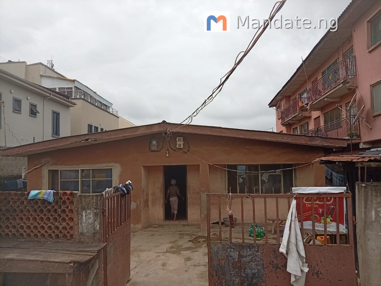 Demolishable Bungalow One Plot Off Emmanuel Olorunfemi, Ogba Lagos For Sale in Off Emmanuel Olorunfemi/ Moyoagoro, Ogba Ogba Ago Lagos photo 2