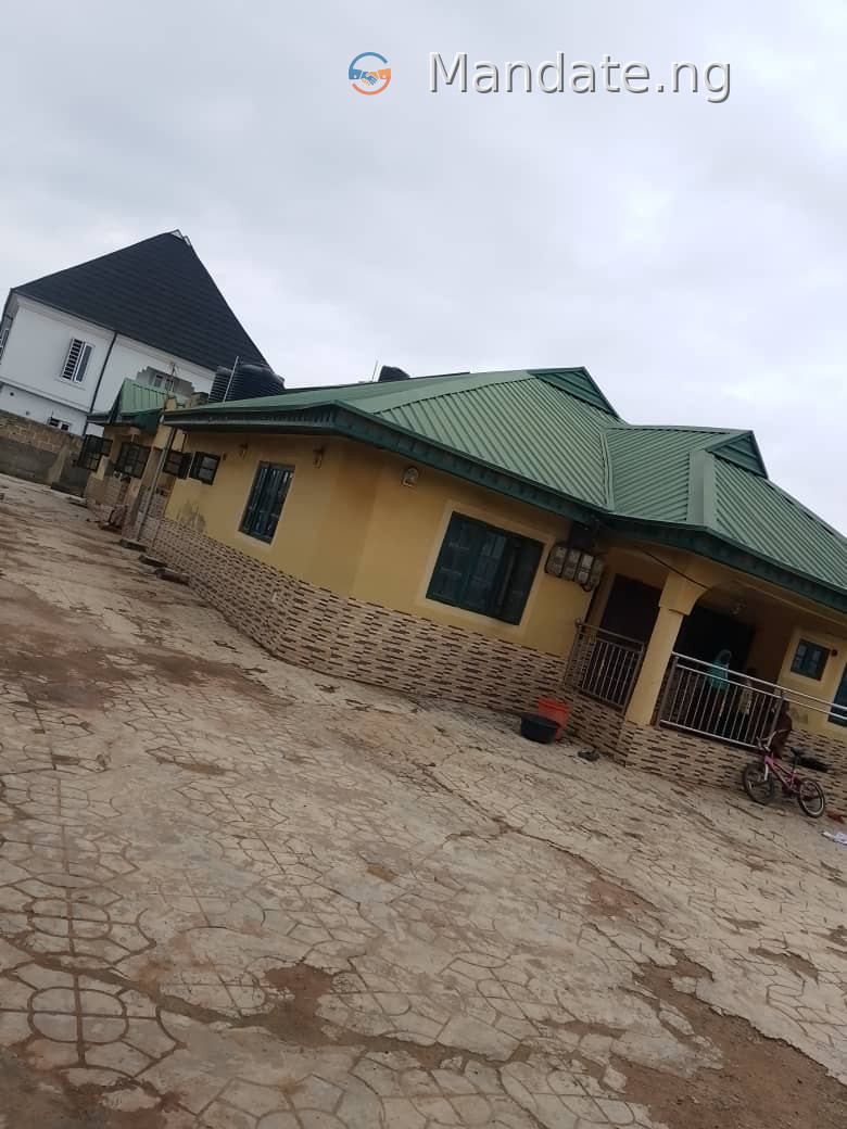 4 Units of 3 Bedrooms Flat in Ogunlewe, Ikorodu For Sale in LOCATION: OGUNLEWE IGBOGBO IKORODU LAGOS Igbogbo Ikorodu Lagos photo 2