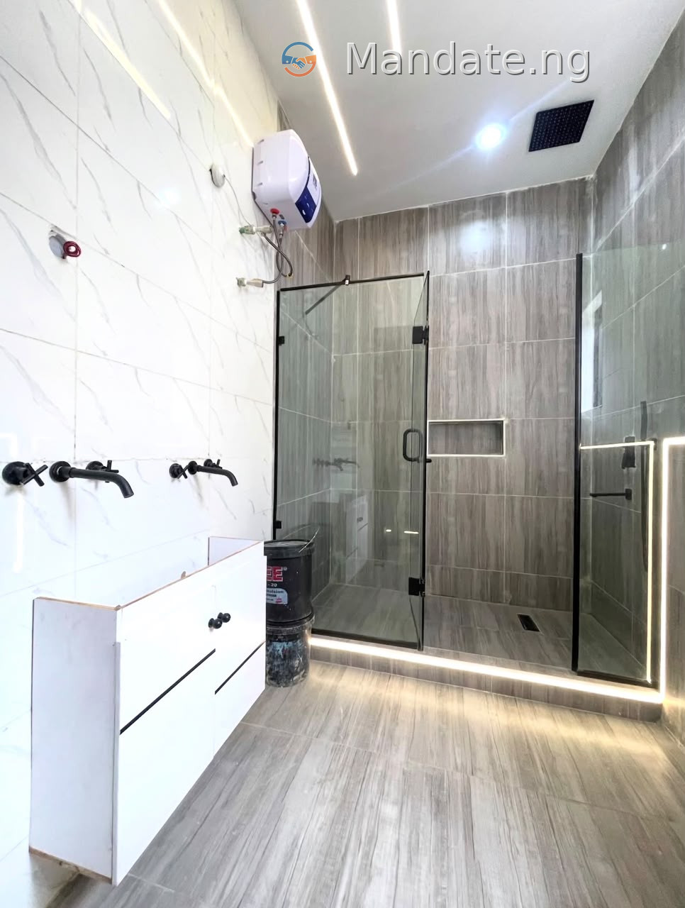 Luxury 5 Bedroom Fully Detached Duplex for Sale in Ikota, Lekki For Sale in in Ikota, Lekki Ikota Lagos photo 13