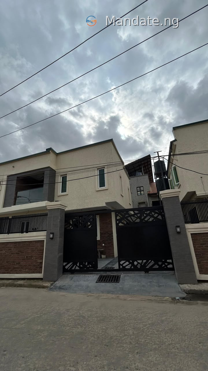 3 and 2 bedroom flats with BQ in Ifako Gbagada For Sale in Kiniun Ifa street Sawmill ifako Gbagada Gbagada Lagos photo 5