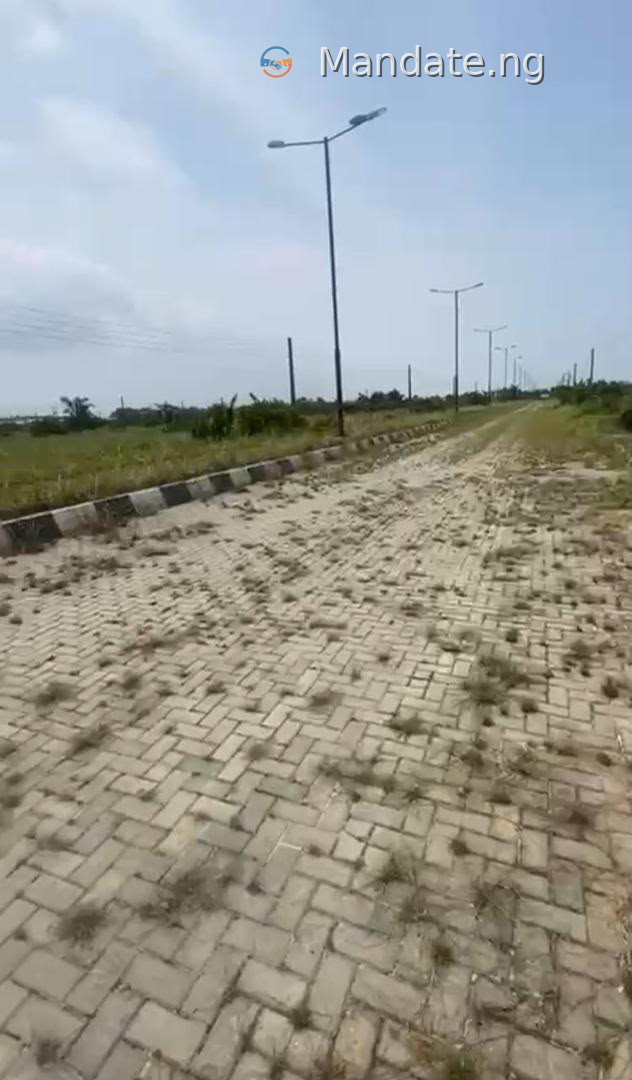 1000sqm Commercial Land for Sale in Sangotedo, Ajah For Sale in directly facing Lekki-Epe Expressway, Sangotedo, Lagos Sangotedo Ajah Lagos photo 2