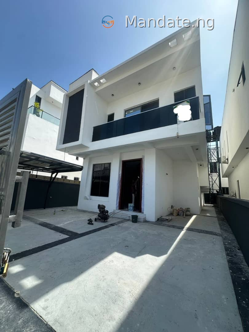 3 Bedroom All En-suite Fully Detached Duplex for Sale in Ikota For Sale in in Ikota Lekki Ikota Lagos photo 2