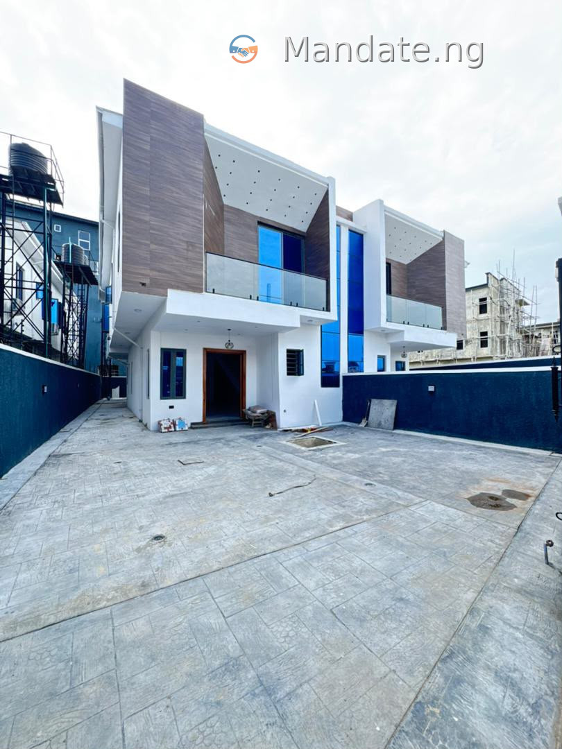 Exquisite Spacious Luxury 5 Bedroom Fully Detached Duplex with BQ and Swimming pool in Lekki Phase 1 For Sale in in Lekki Phase 1 Lekki Phase 1 Lekki Lagos photo 3