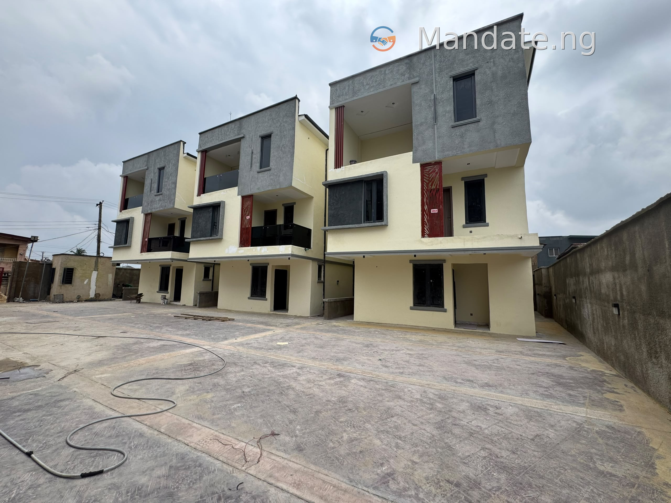 Exquisitely Built 4 Bedroom Fully Detached Duplex in Magodo GRA For Sale in in Magodo GRA Ago Lagos photo 5