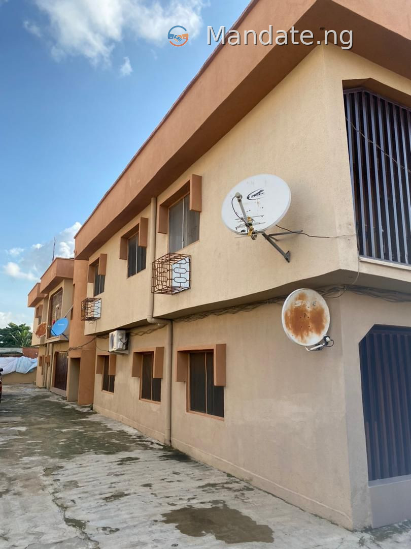Fully Detached 4 Bedroom Duplex in Magodo Brooks Estate For Sale in off CMD road, Lagos Ago Lagos photo 3