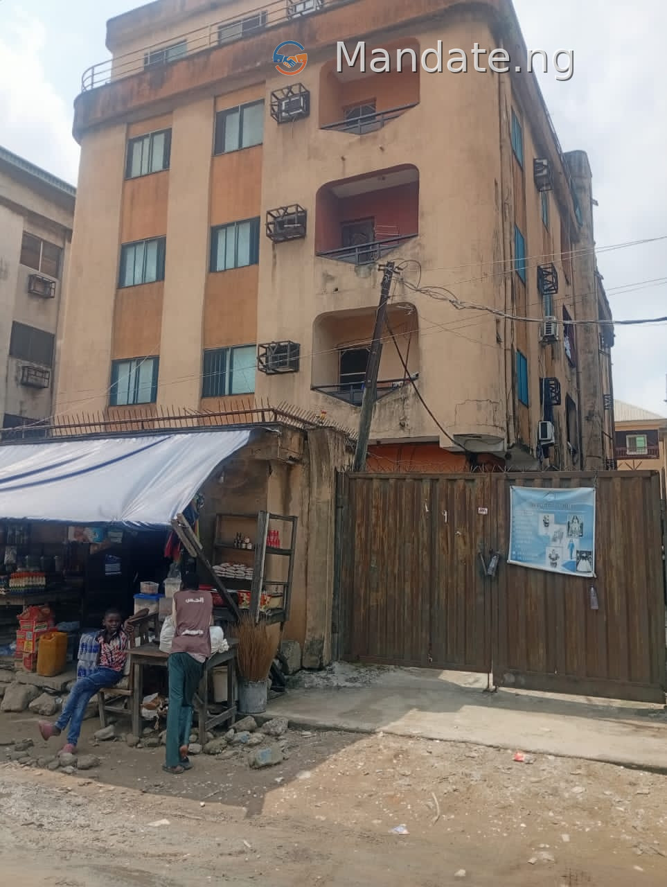 Fully Detached 4 Bedroom Duplex in Magodo Brooks Estate For Sale in off CMD road, Lagos Ago Lagos photo 15