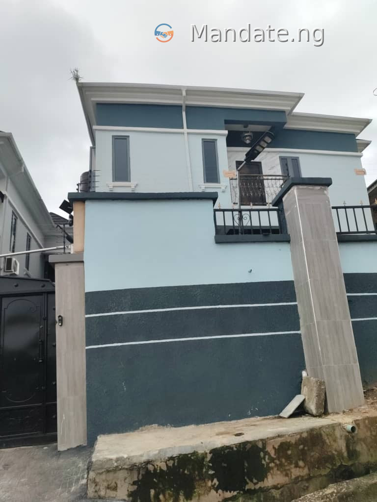 Exquisitely Built 4 Bedroom Fully Detached Duplex in Magodo GRA For Sale in in Magodo GRA Ago Lagos photo 3