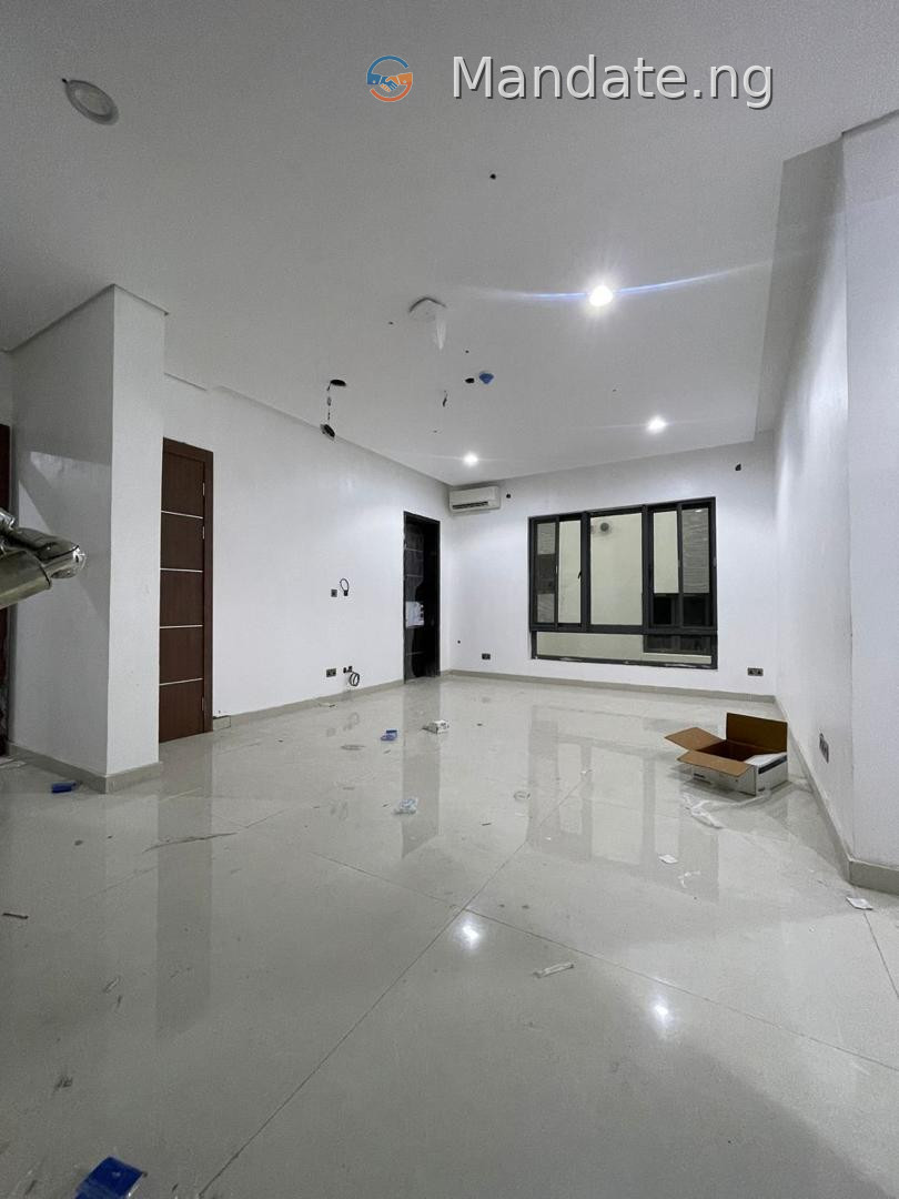 Spacious 6 Bedroom Fully Detached Duplex with Pool in Ikoyi For Sale in off bourdilion road ikoyi, Ikoyi Old Ikoyi Ikoyi Lagos photo 10