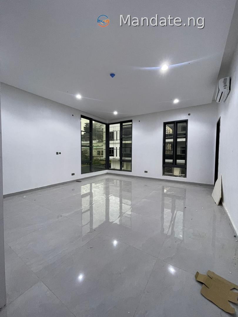 Spacious 6 Bedroom Fully Detached Duplex with Pool in Ikoyi For Sale in off bourdilion road ikoyi, Ikoyi Old Ikoyi Ikoyi Lagos photo 13