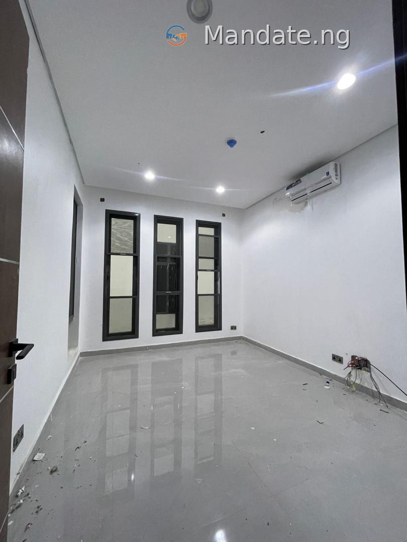 Spacious 6 Bedroom Fully Detached Duplex with Pool in Ikoyi For Sale in off bourdilion road ikoyi, Ikoyi Old Ikoyi Ikoyi Lagos photo 14