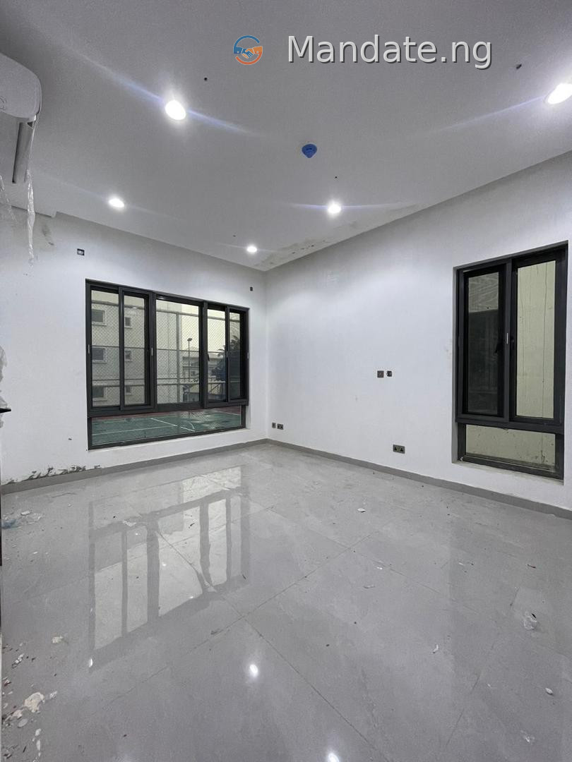 Spacious 6 Bedroom Fully Detached Duplex with Pool in Ikoyi For Sale in off bourdilion road ikoyi, Ikoyi Old Ikoyi Ikoyi Lagos photo 16