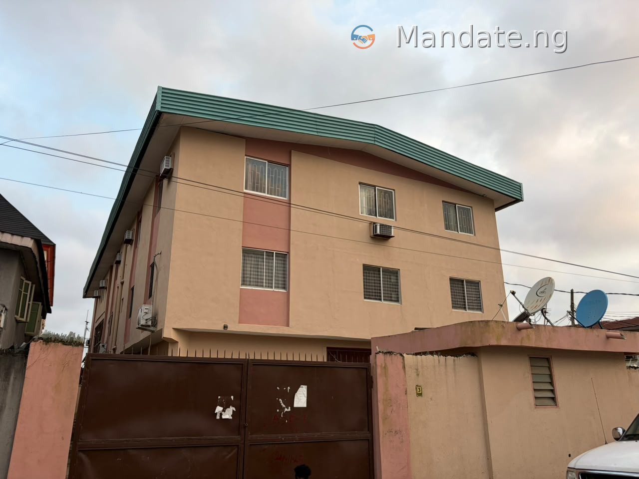 4 Units of 3 Bedroom Flats with BQ in Igbo Efon, Lekki For Sale in In A Private Estate At Igbo Efon, Lekki Igbo Efon Ago Lagos photo 10
