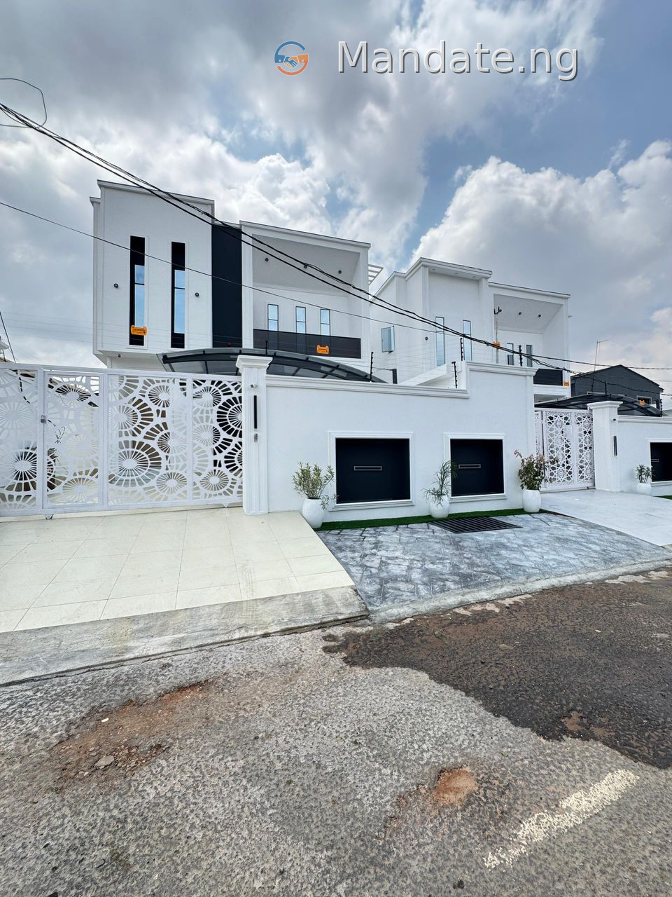 Fully Detached 4 Bedroom Duplex in Magodo Brooks Estate For Sale in off CMD road, Lagos Ago Lagos photo 5