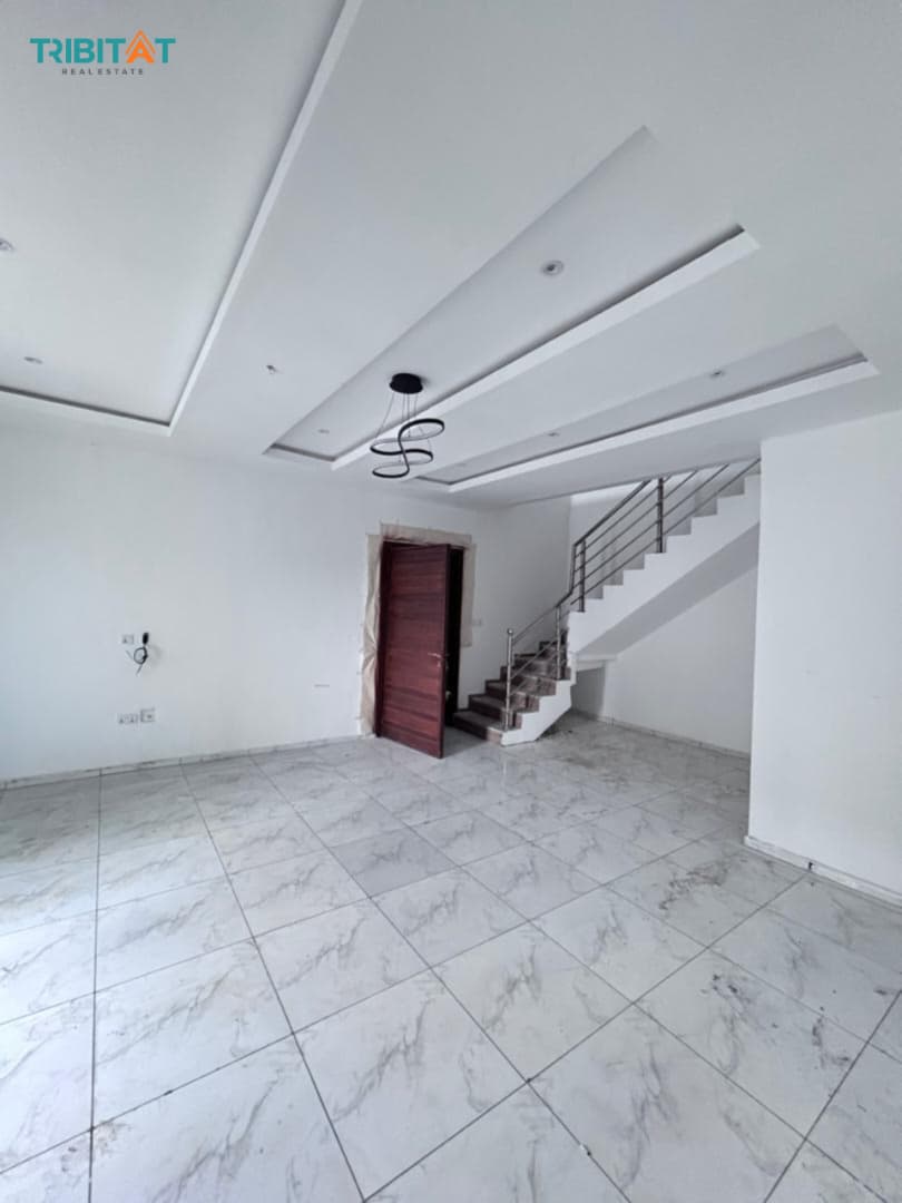 Exclusive 2-bedroom Maisonette + BQ in Lekki Phase 1 For Sale in in Lekki Phase 1, Lekki Lekki Phase 1 Lekki Lagos photo 3