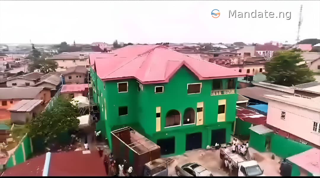 House at Oko Oba for Sale For Sale in at Oko oba Oko-Oba Lagos photo 2