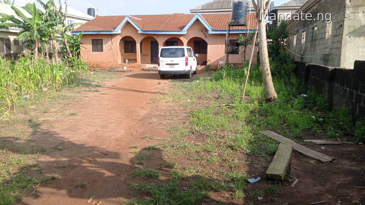 2 Units of 2 Bedrooms Flat in Igbogbo, Ikorodu For Sale in on a Full Plot of Land, Fenced And Gated. Location: Freedom Estate, Bayeku road, Igbogbo, Ikorodu, Lagos Igbogbo Ago Lagos photo 2