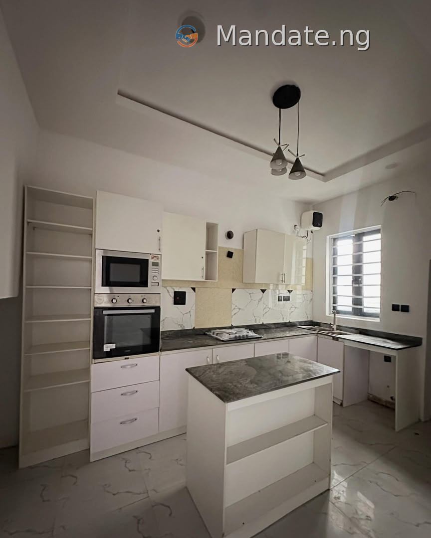Fully Furnished 4 Bedroom Semi-Detached Duplex for Rent in Lekki For Rent in at Orchid Road, Lekki Orchid Lagos photo 8