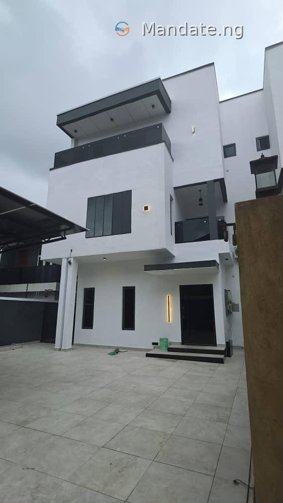 Building with two bedroom and self-contained rooms in Igando Phase 1 For Sale in in Igando Phase 1 Igando Alimosho Lagos photo 3