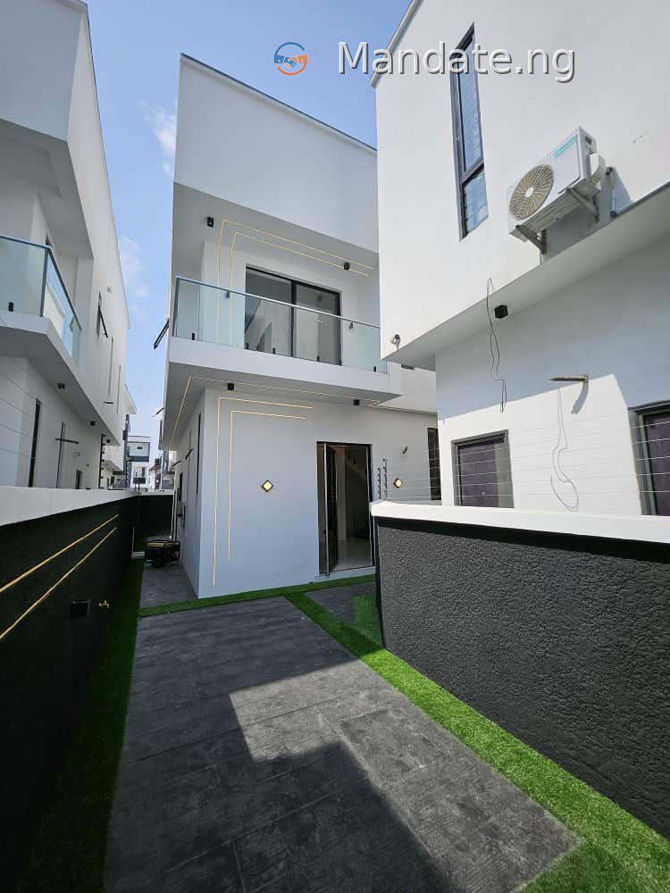 Luxurious 5 Bedroom Fully Detached Duplex with Boys Quarters & Swimming Pool in Orchid Road, Lekki Lease in in Orchid Road, Lekki Orchid Lagos photo 2