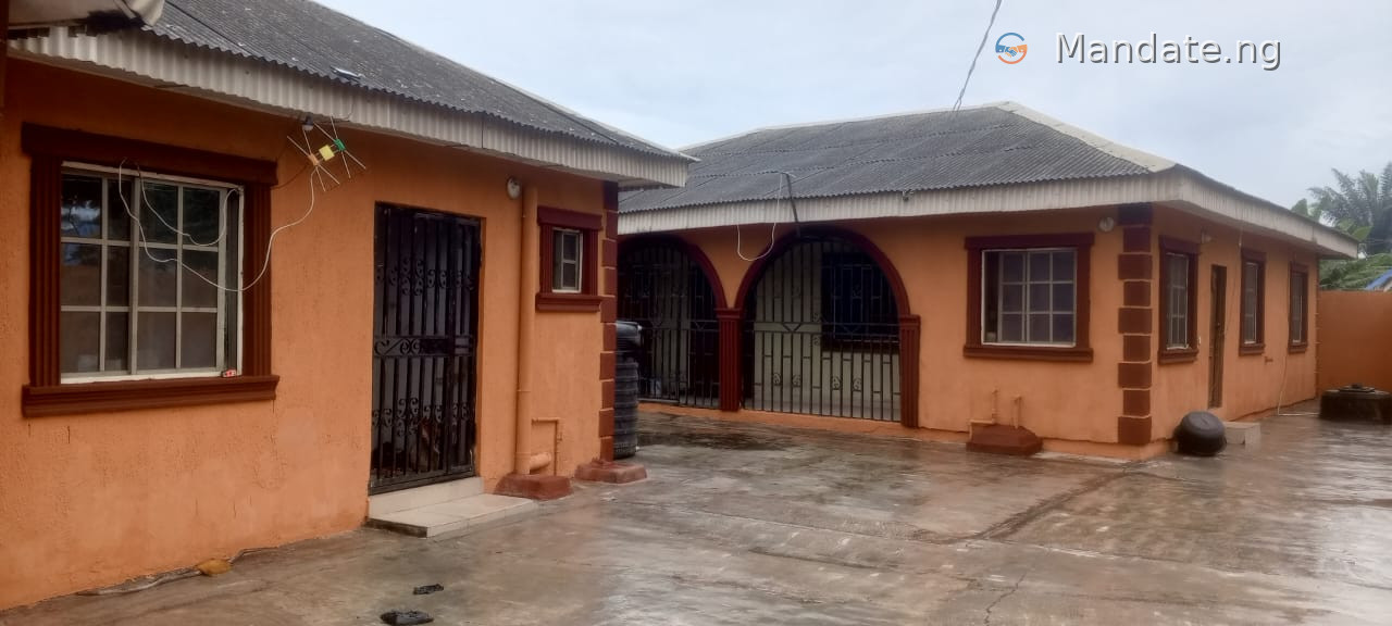 Standard Newly Build Morden 3 Bedrooms Flat With 2 Shop On a Half Plot Of Land For Sale in in Adamo, Ikorodu Ikorodu Lagos photo 1