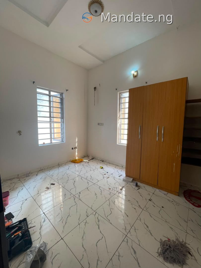 2 Units of Semi-Master Rooms for Rent in Royal Pine, Orchid For Rent in in Royal Pine, Orchid Orchid Lagos photo 10