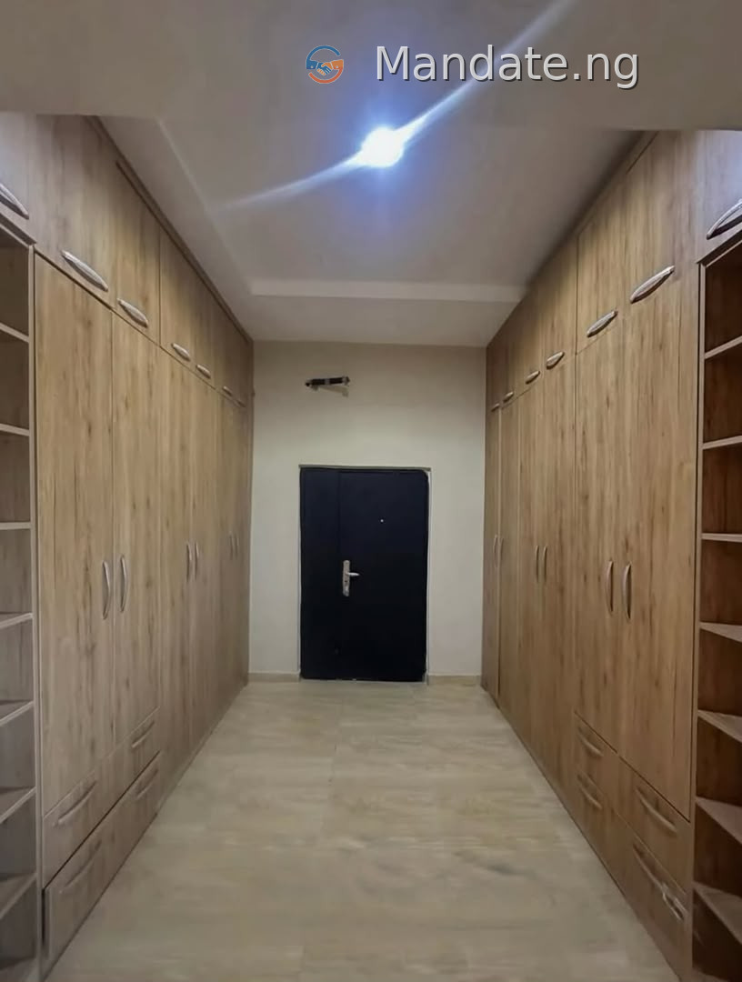 5 Bedroom Apartment with BQ for Rent in Lekki Phase 1 For Rent in in Lekki Phase 1, Lagos Lekki Phase Lekki Lagos photo 3
