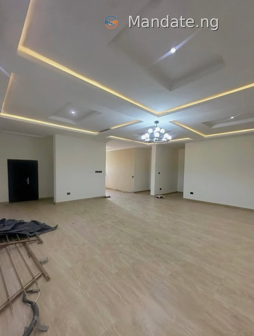 Luxury 2 Bedroom Apartment in Lekki Phase 1 For Sale in in Lekki Phase 1, Lagos Lekki Phase Lekki Lagos photo 2