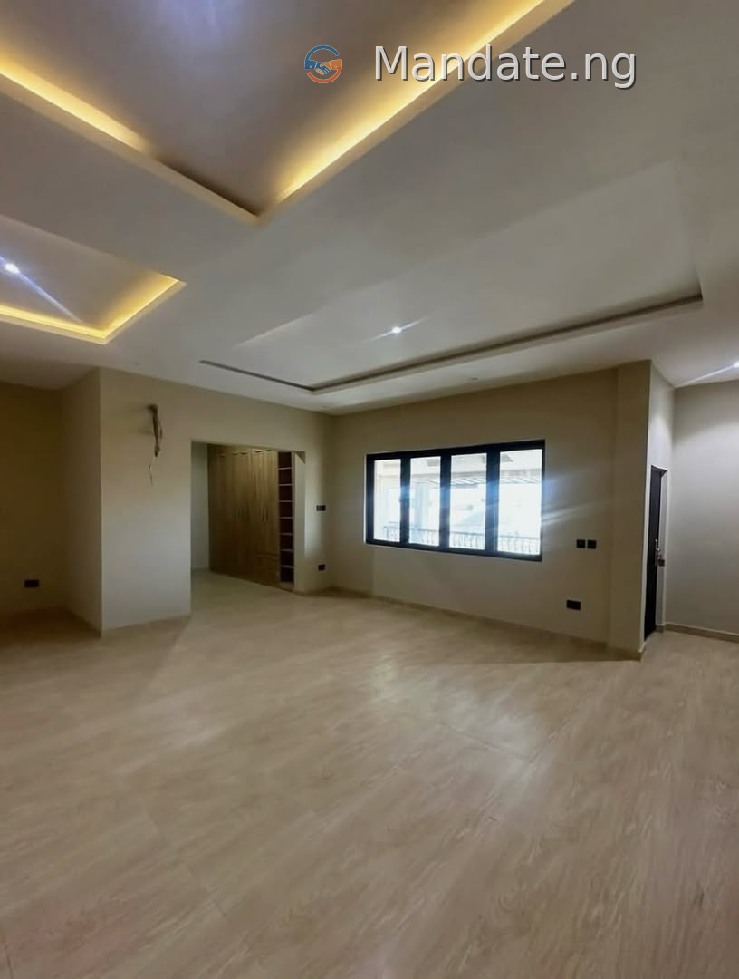Luxury 2 Bedroom Apartment in Lekki Phase 1 For Sale in in Lekki Phase 1, Lagos Lekki Phase Lekki Lagos photo 8