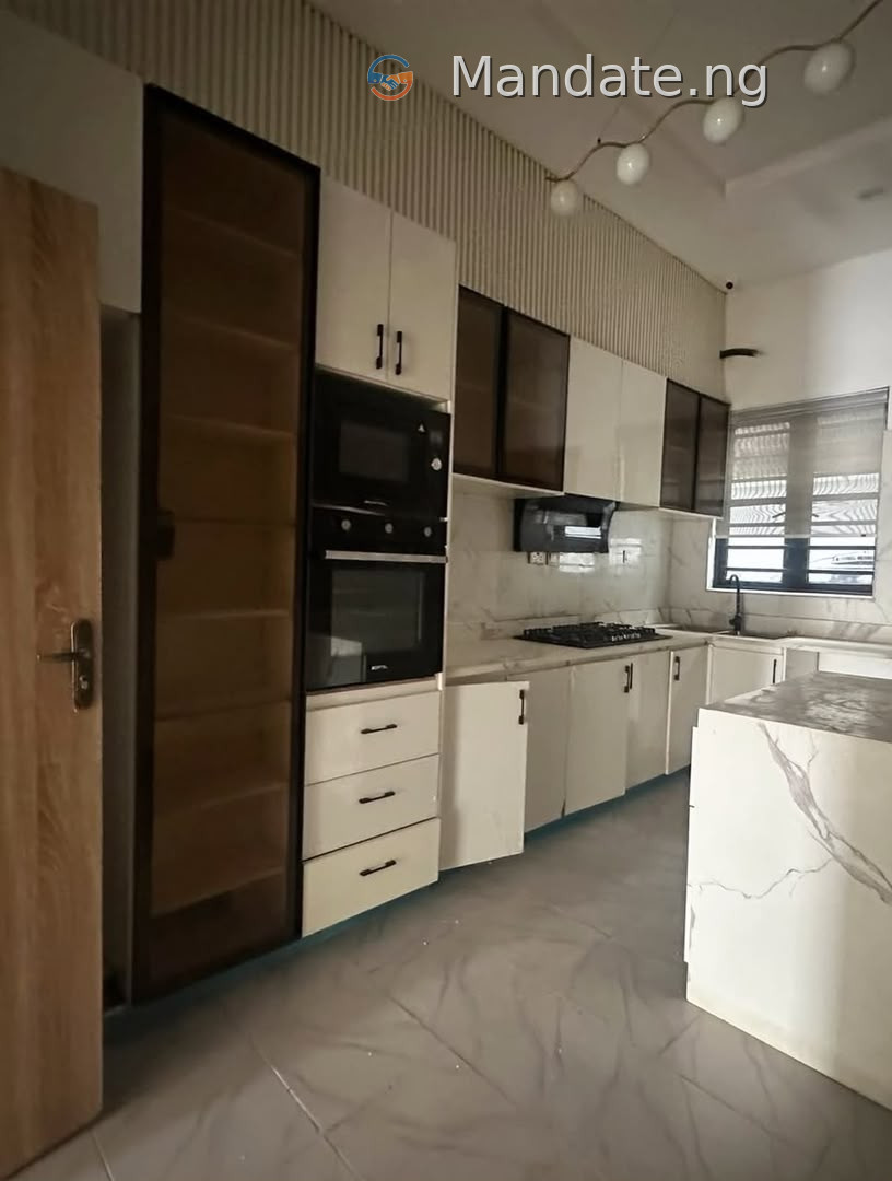 Luxury 2 Bedroom Apartment in Lekki Phase 1 For Sale in in Lekki Phase 1, Lagos Lekki Phase Lekki Lagos photo 21