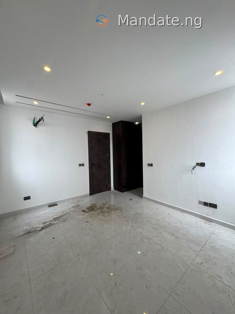 Luxury 2 Bedroom Apartment in Lekki Phase 1 For Sale in in Lekki Phase 1, Lagos Lekki Phase Lekki Lagos photo 28