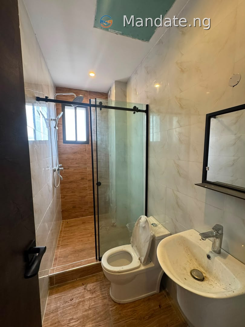 Luxury 2 Bedroom Apartment in Lekki Phase 1 For Sale in in Lekki Phase 1, Lagos Lekki Phase Lekki Lagos photo 31