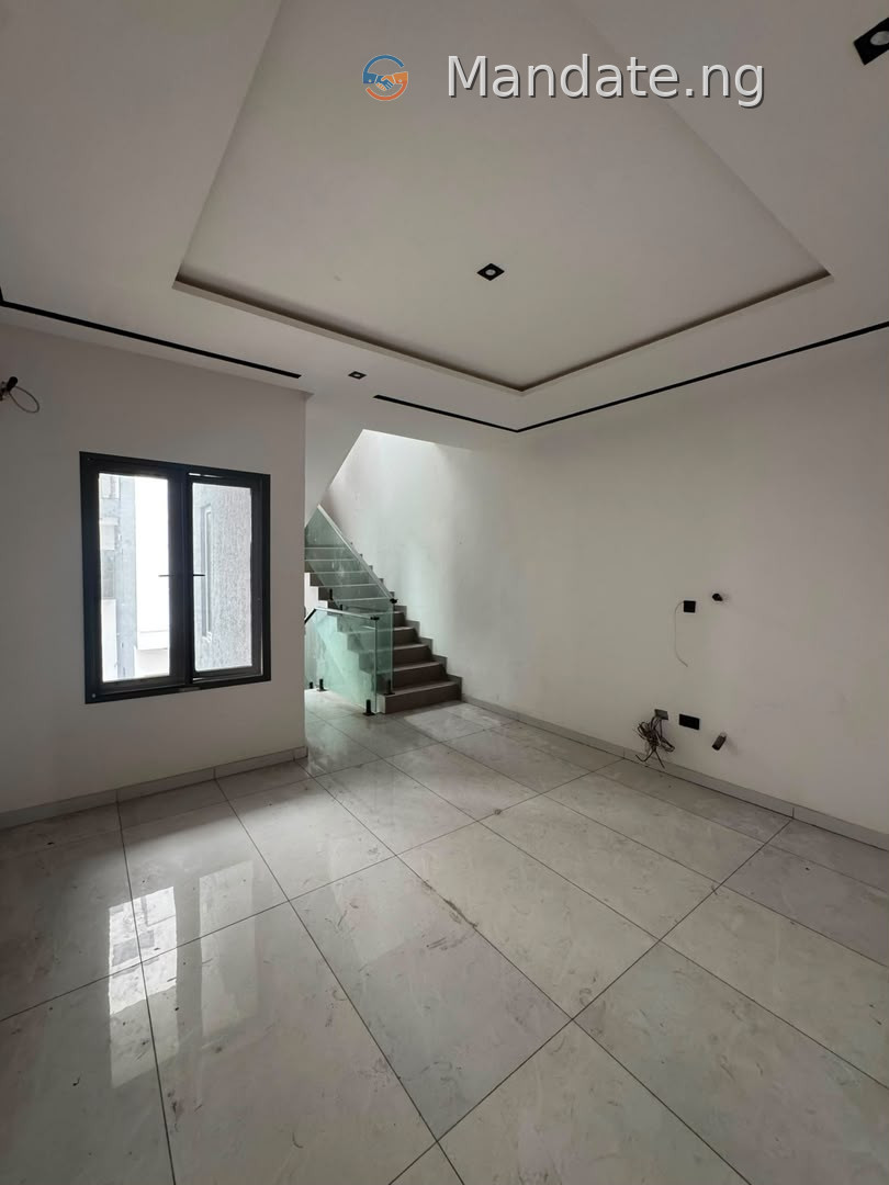 4 Bedroom Semi-Detached Duplex for Rent in Lekki Phase 1 For Rent in in Lekki Phase 1, Lagos Lekki Phase Lekki Lagos photo 4