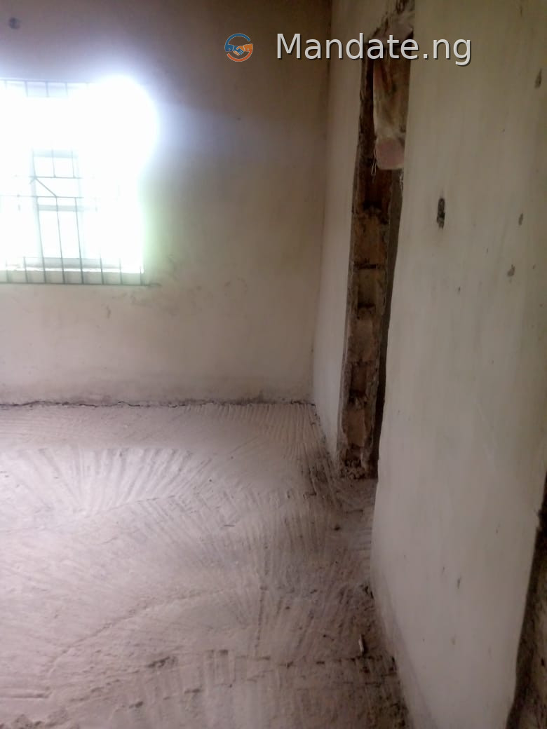 Four Miniflats on Full Plot at Abaren, Mowe For Sale in at Abaren off Adesan mowe Mowe Ogun photo 3