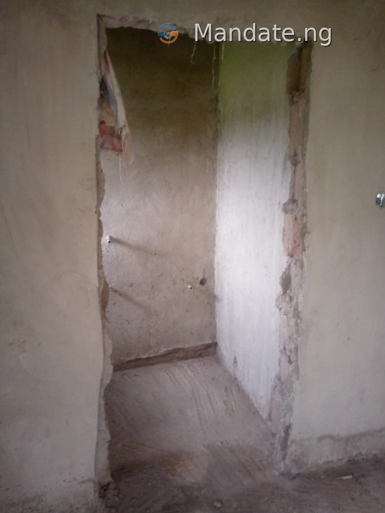 Four Miniflats on Full Plot at Abaren, Mowe For Sale in at Abaren off Adesan mowe Mowe Ogun photo 13