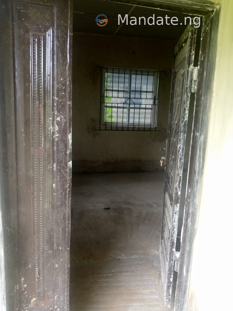 Four Miniflats on Full Plot at Abaren, Mowe For Sale in at Abaren off Adesan mowe Mowe Ogun photo 16