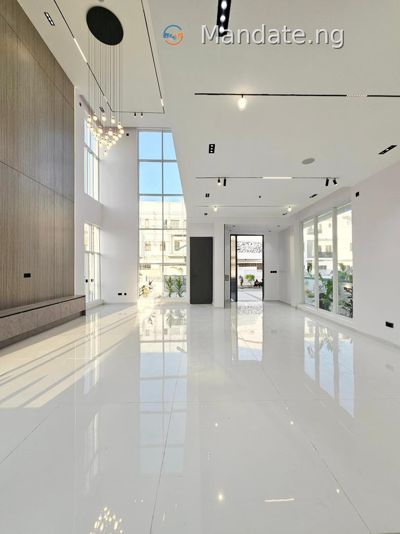 5-Bedroom Luxury Smart Home with Pent Floor in Osapa London For Sale in in Osapa London Osapa London Osapa Lagos photo 11