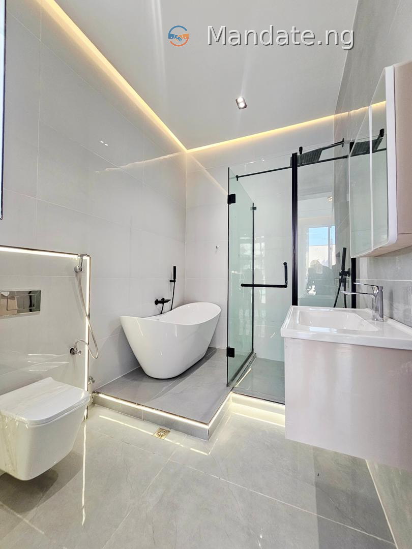 5-Bedroom Luxury Smart Home with Pent Floor in Osapa London For Sale in in Osapa London Osapa London Osapa Lagos photo 16