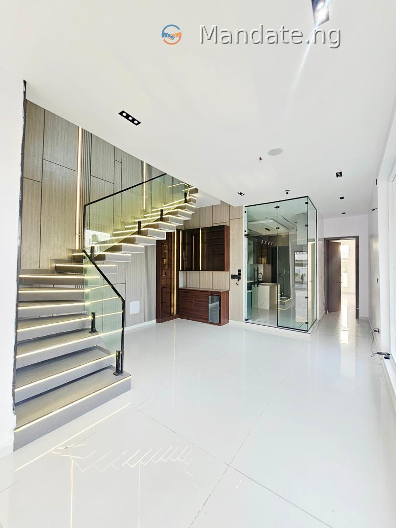 5-Bedroom Luxury Smart Home with Pent Floor in Osapa London For Sale in in Osapa London Osapa London Osapa Lagos photo 17