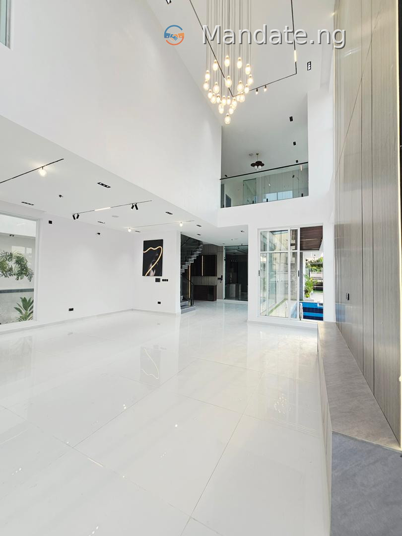 5-Bedroom Luxury Smart Home with Pent Floor in Osapa London For Sale in in Osapa London Osapa London Osapa Lagos photo 22