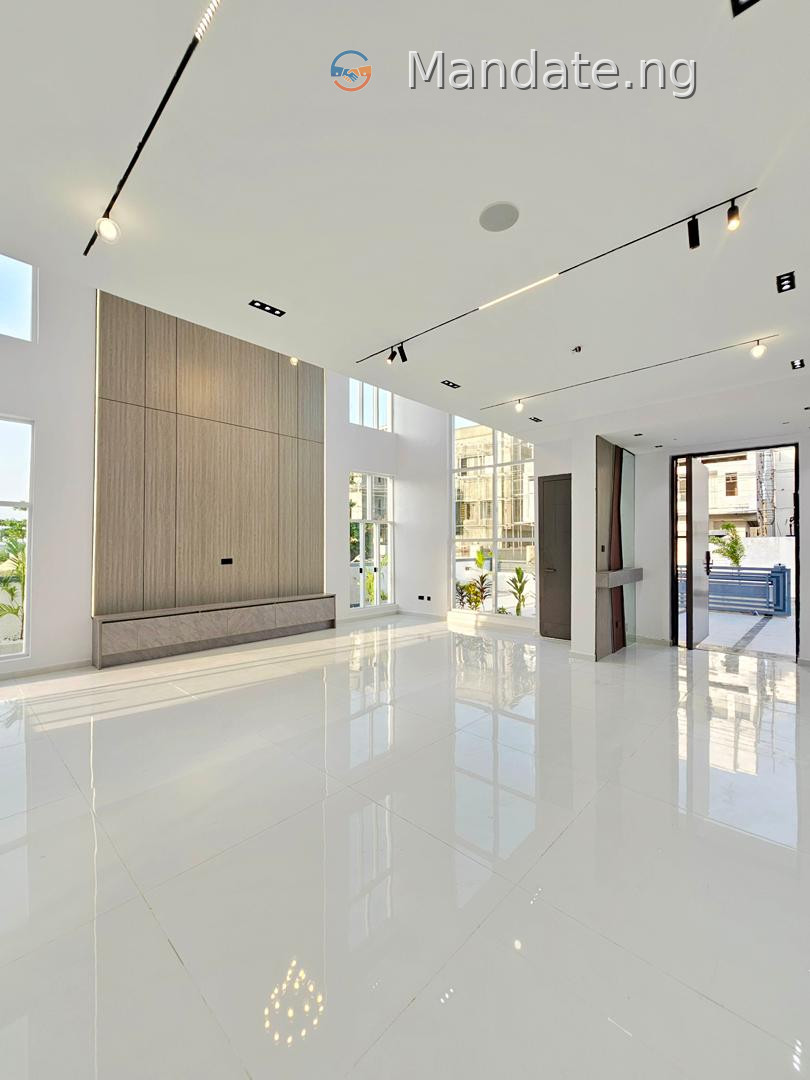 5-Bedroom Luxury Smart Home with Pent Floor in Osapa London For Sale in in Osapa London Osapa London Osapa Lagos photo 26